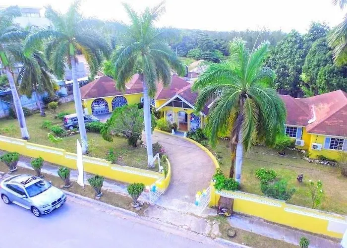 Ironshore Sugarmill W Private Pool Villa *